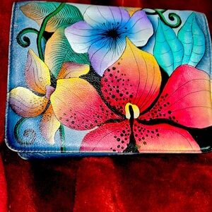 Anuschka hand painted Bag 3 lg pocket 2 zipper com +1 zip pockets.6 CC+idholder